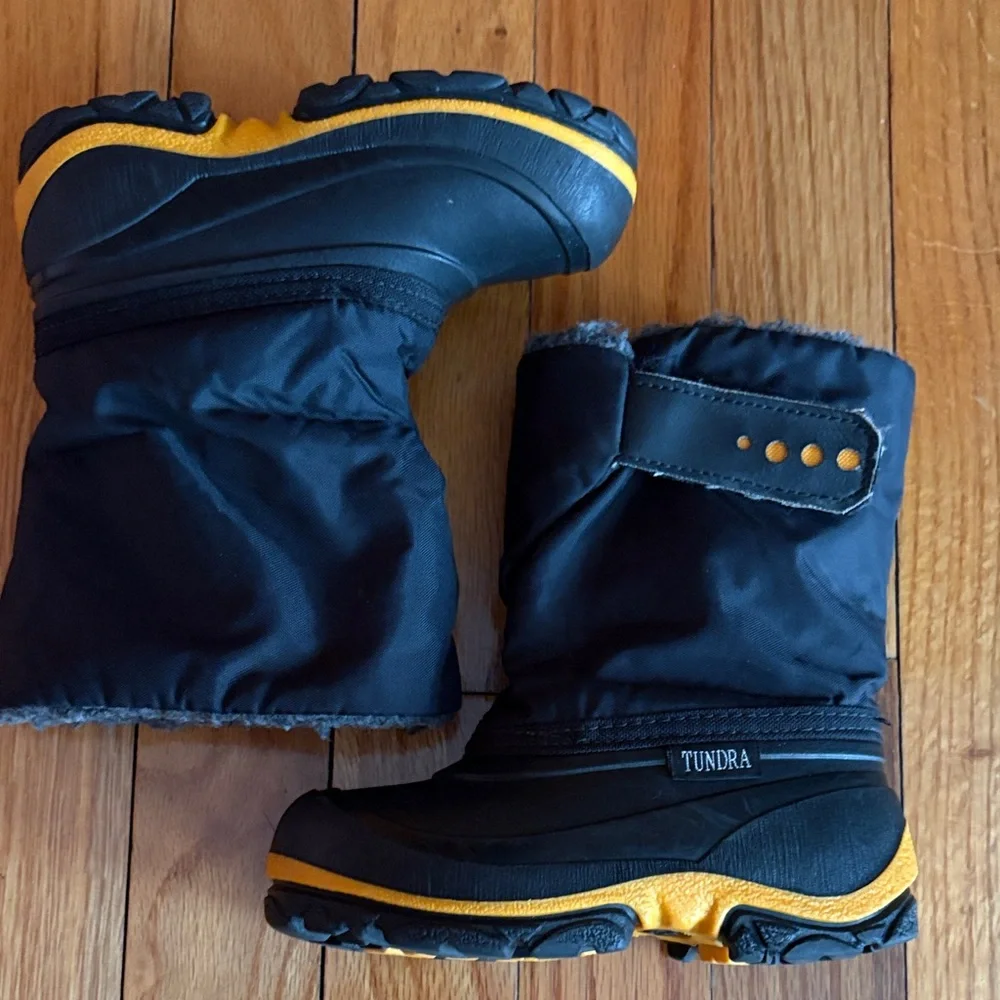 Tundra Cico Black and Gold Toddler Snow Boots